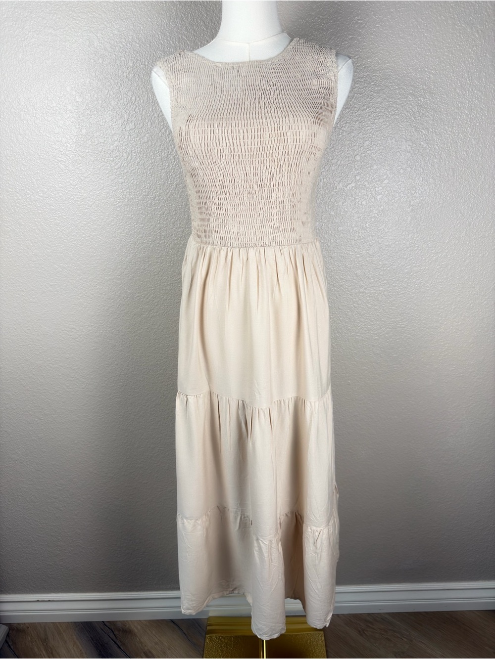 NWT Sleeveless Cream Smocked Mini Dress Boho summer, Small